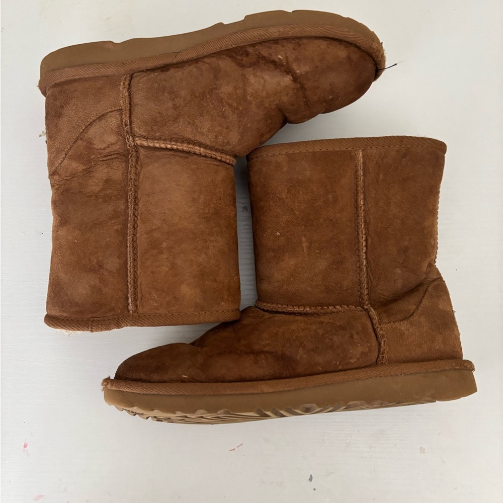 UGG Classic Short Kids Boots